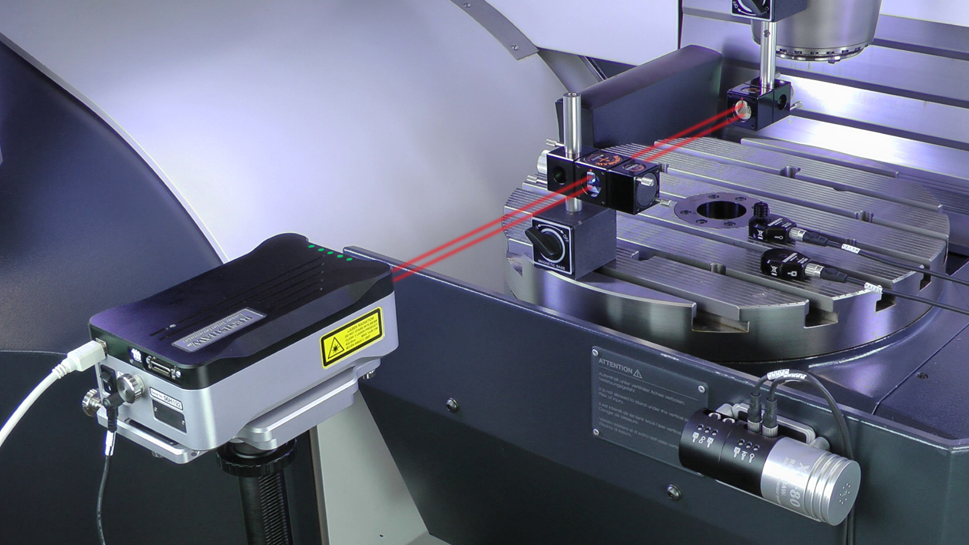Equipamento de medição a laser aplicado em máquina industrial
